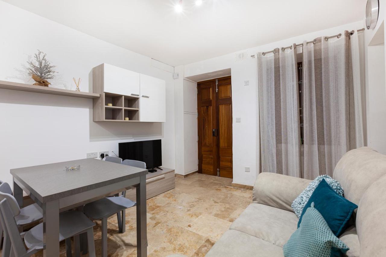 Designer Home With Comfy Sofa In Central Valletta By 360 Estates Ngoại thất bức ảnh