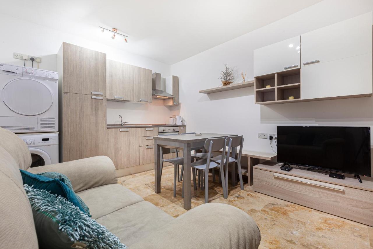 Designer Home With Comfy Sofa In Central Valletta By 360 Estates Ngoại thất bức ảnh
