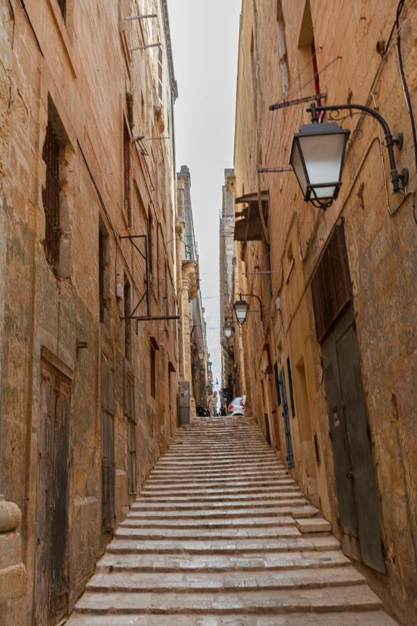 Designer Home With Comfy Sofa In Central Valletta By 360 Estates Ngoại thất bức ảnh