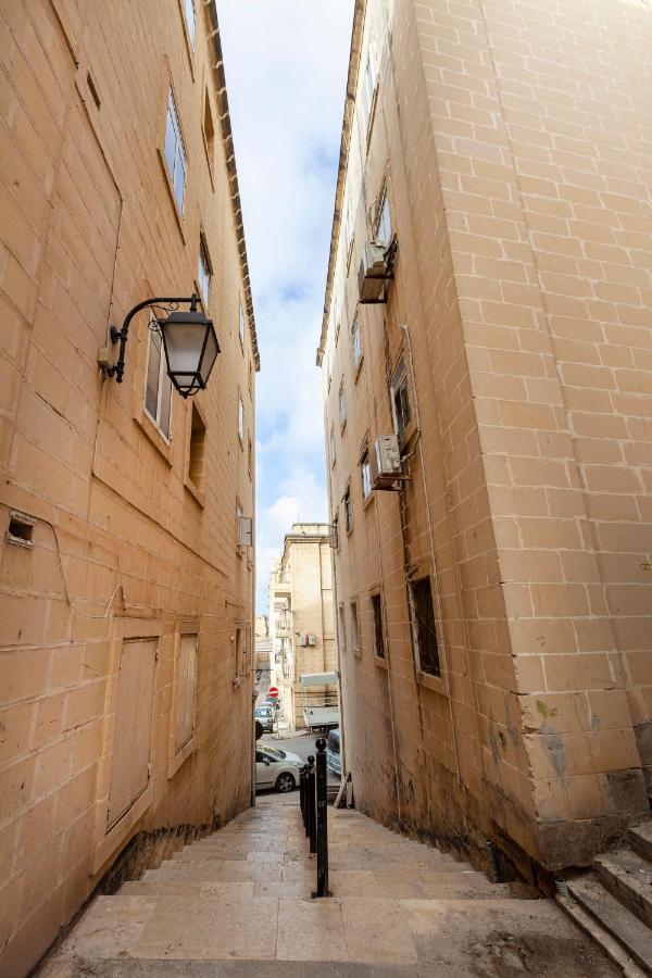 Designer Home With Comfy Sofa In Central Valletta By 360 Estates Ngoại thất bức ảnh